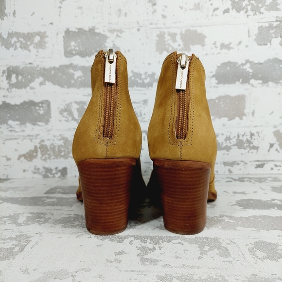 NEW Vince Camuto Grishell Tan Leather Block Heel Ankle Boots i419 - Picture 7 of 13